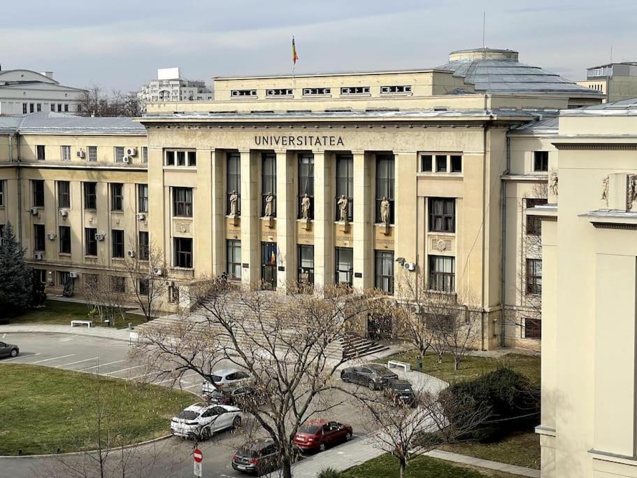 Facultatea De Drept * Bucharest